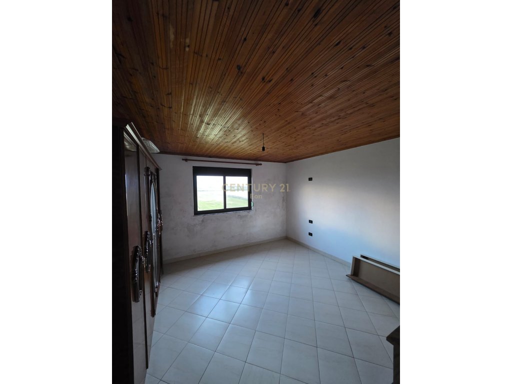 Villa for sale in Fllake, Durrës - €155,000!