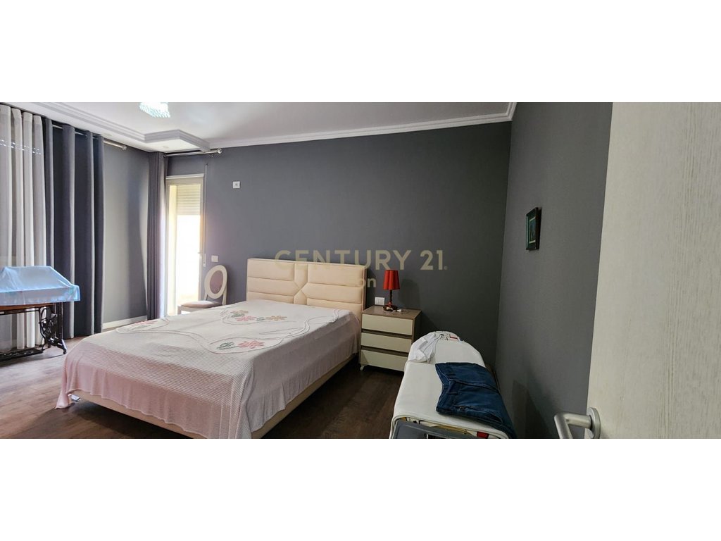 Apartment 2+1 for sale on Rruga e Re e Portit, Durres!