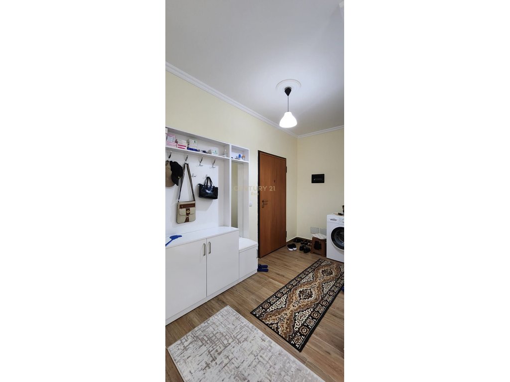 Apartment 2+1 for sale on Rruga e Re e Portit, Durres!