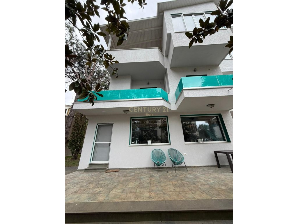 3-Story Villa For Sale in Qerret!