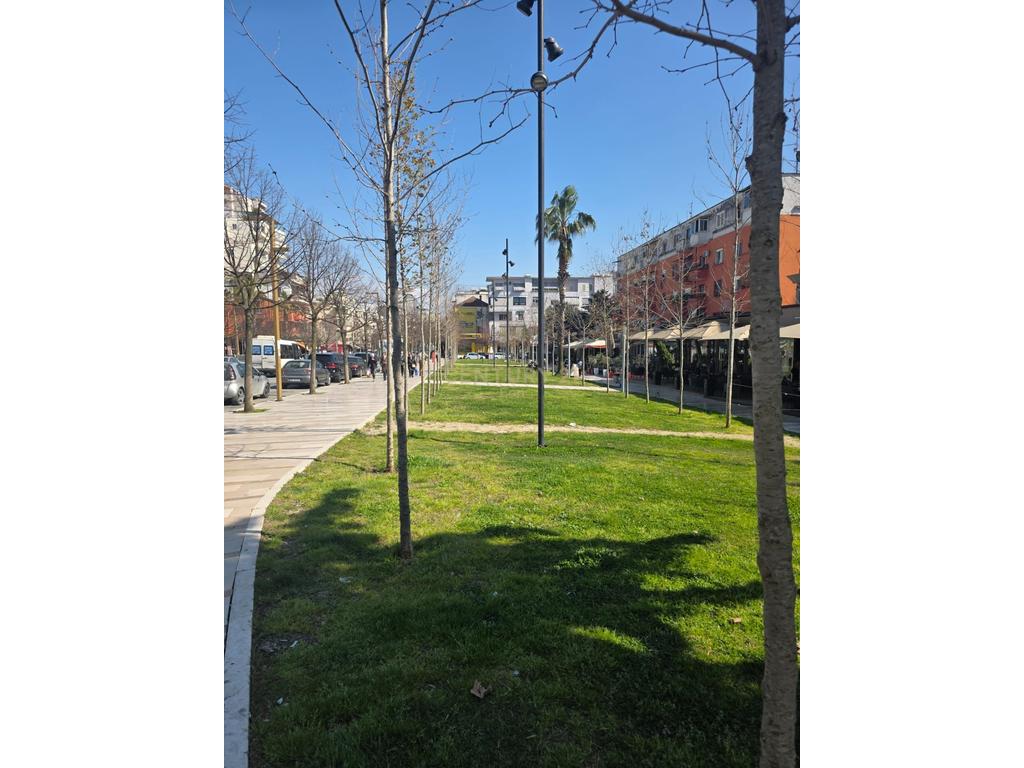 STORE FOR SALE IN THE CENTER OF DURRES!