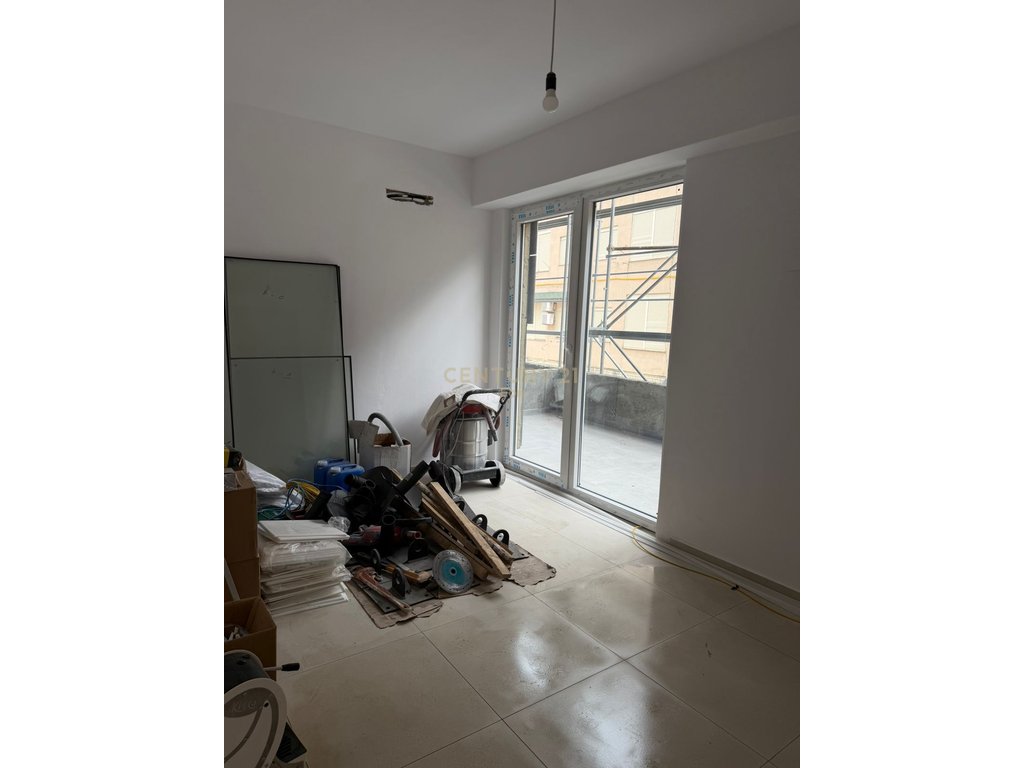 SHITET APARTAMENT 2+1 MONTEVIDEO RESIDENCE TE MALI ROBIT!
