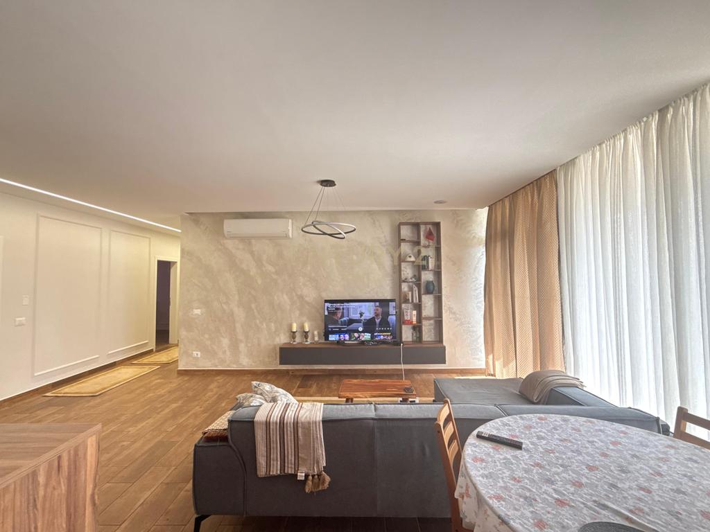 APARTMENT 2+1+2 FOR SALE WITH SEA VIEW, VILA E ZOGUT DURRES!