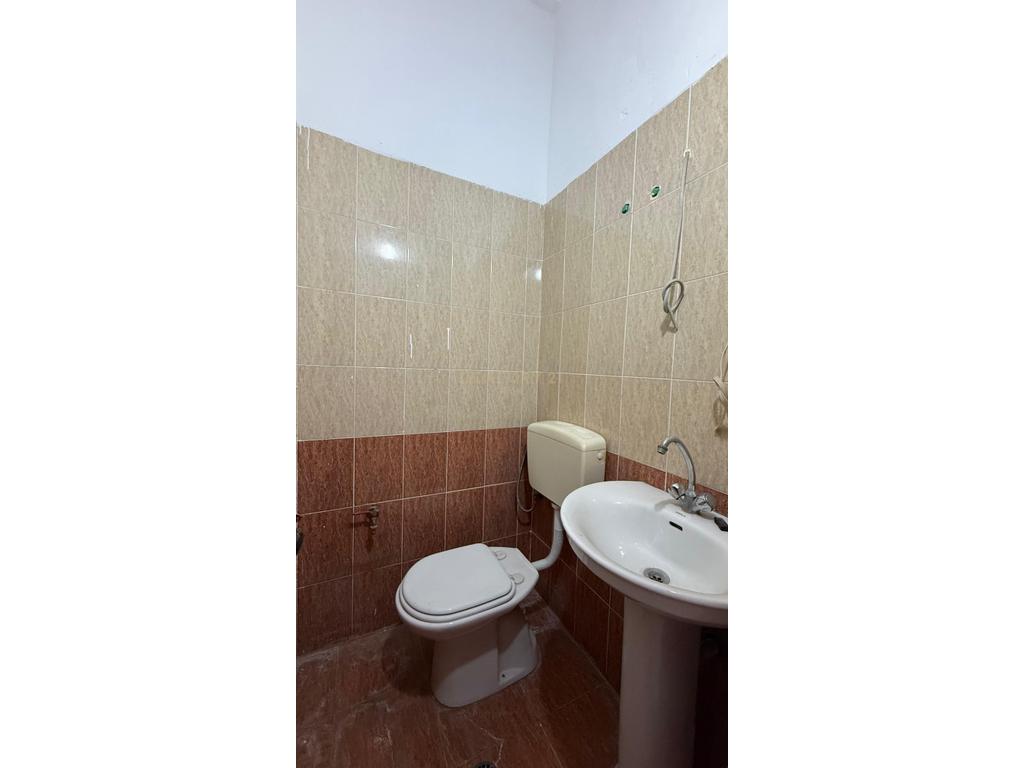 Commercial Space for Sale in Durrës, Neighborhood No.18 - €35,000 | 20 m²