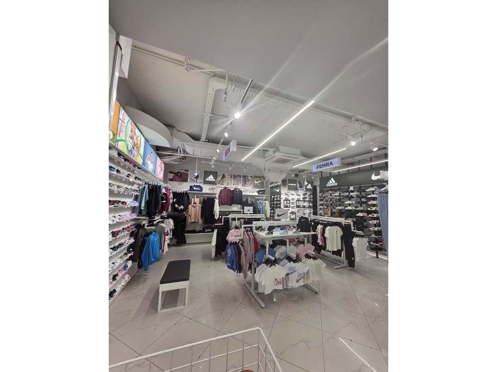 Shop for rent at Flagship Shopping Center, Durrës!
