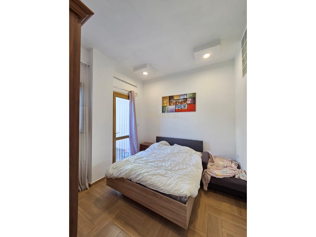 FOR SALE 2+1 APARTMENT FIRST LINE WITH SEA VIEW IN GOLEM!