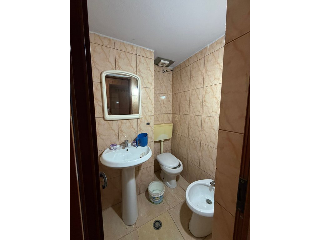 SHOP FOR RENT NEAR THE SUPERMARKET, DURRES!