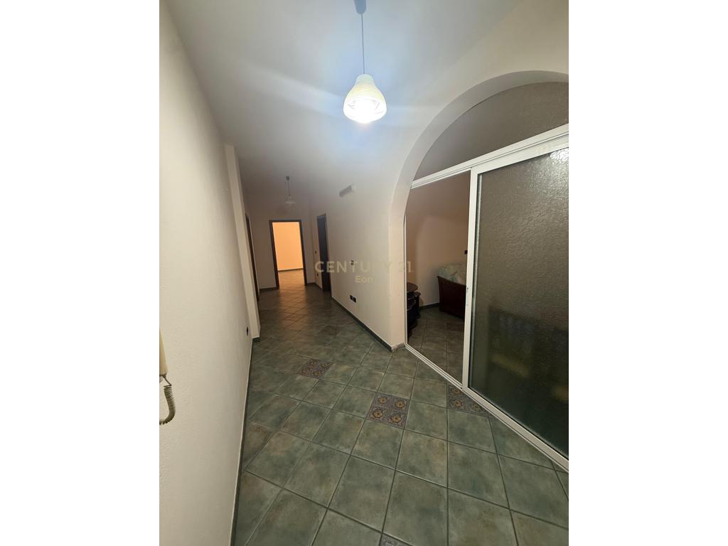 4-story Villa For Sale in Neighborhood no.5, Durrës!