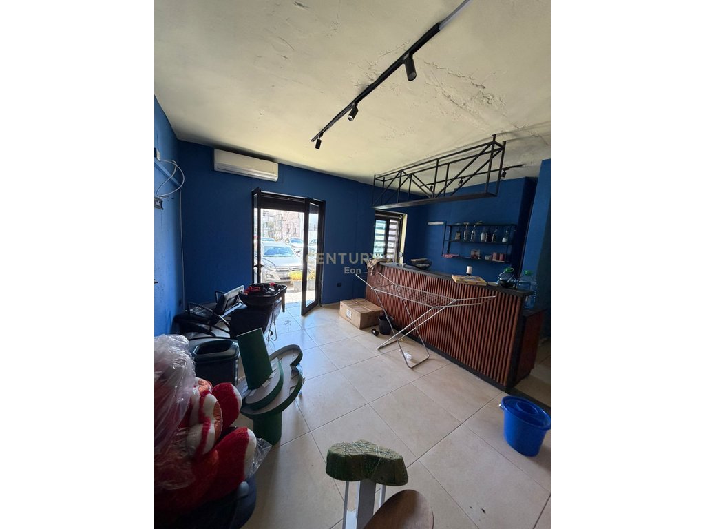 Shop 2+1 For Sale in Former URT, Durrës - €155,000 | 60 m²