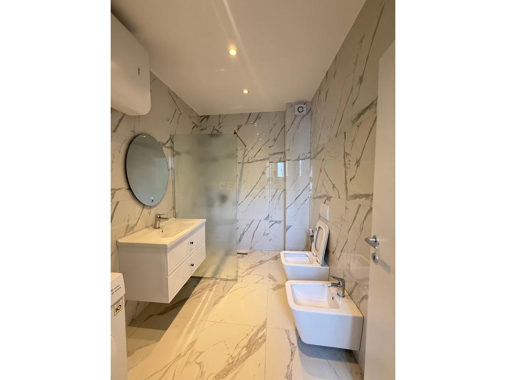 🌊✨ Luxury apartment for sale in Golem – only 30 meters from the sea! 🏖️🏡