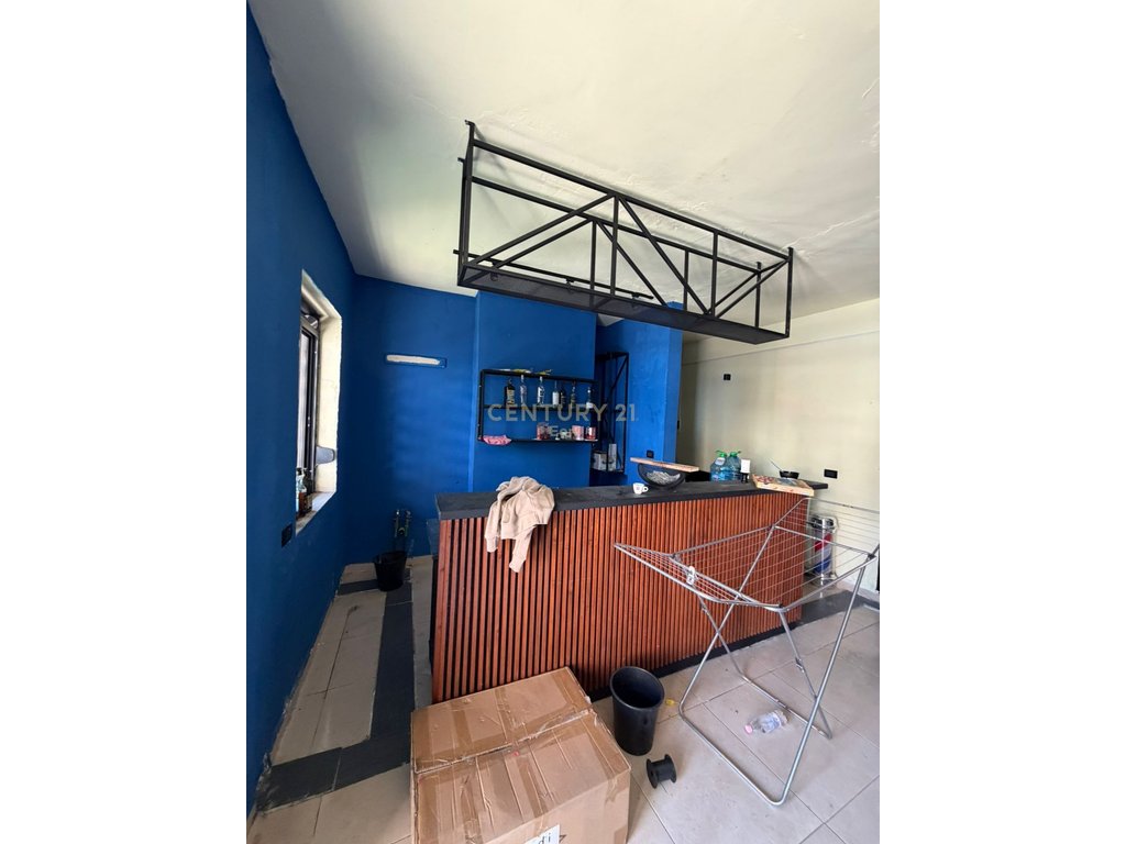 SHOP FOR RENT AT FORMER URT, DURRES !