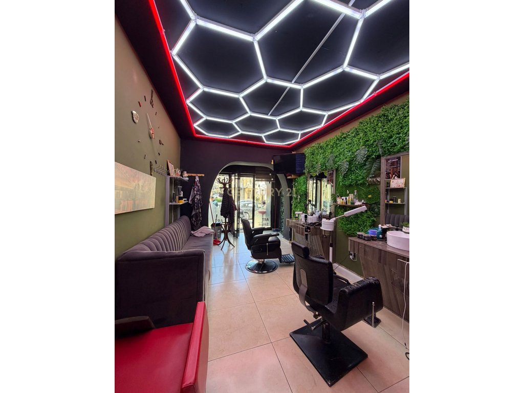 SHOP FOR RENT AT FORMER URT, DURRES !