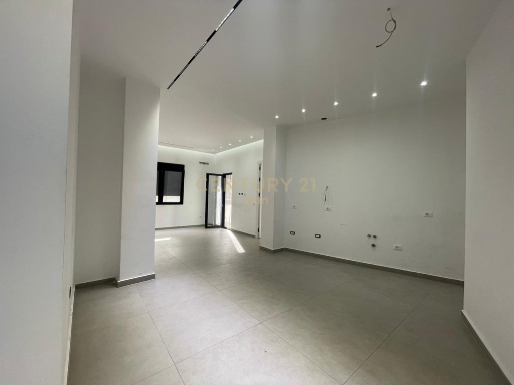 2+1 Apartment for Rent in the Center of Durrës!