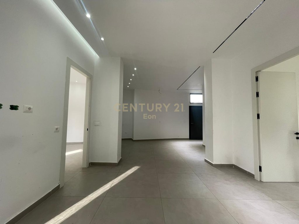 2+1 Apartment for Rent in the Center of Durrës!