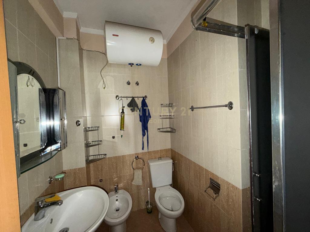 Apartment 3+1+2 for sale, Near the Market, Durres!