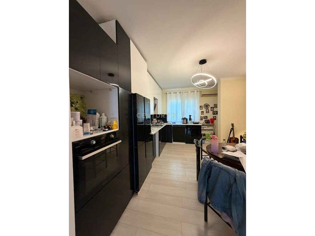 VILE 3-ROOMS FOR SALE NEAR PRANVERA SQUARE, DURRES CENTER!