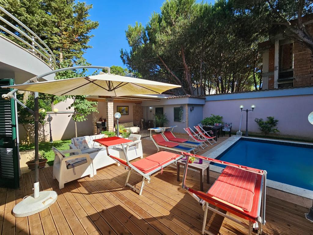 VILLA WITH POOL FOR SALE IN KERRET!