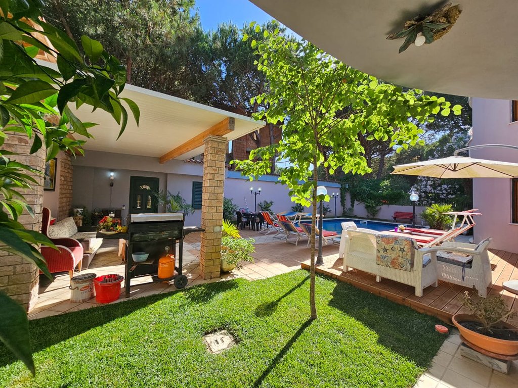 VILLA WITH POOL FOR SALE IN KERRET!