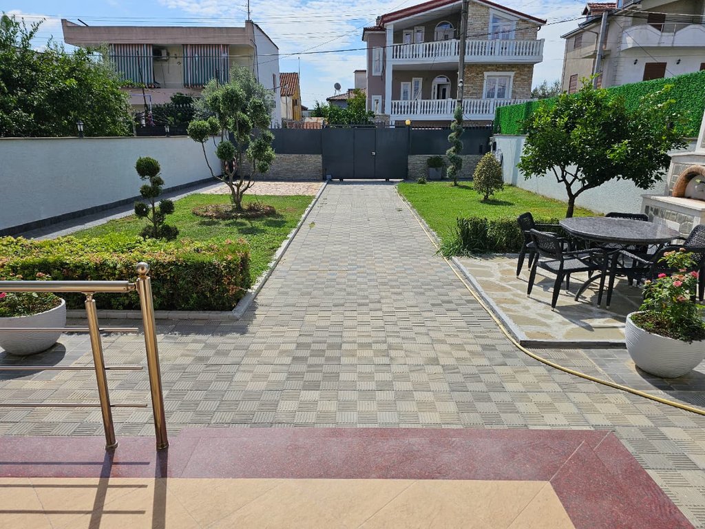 VILLA FOR SALE IN KAMEZ