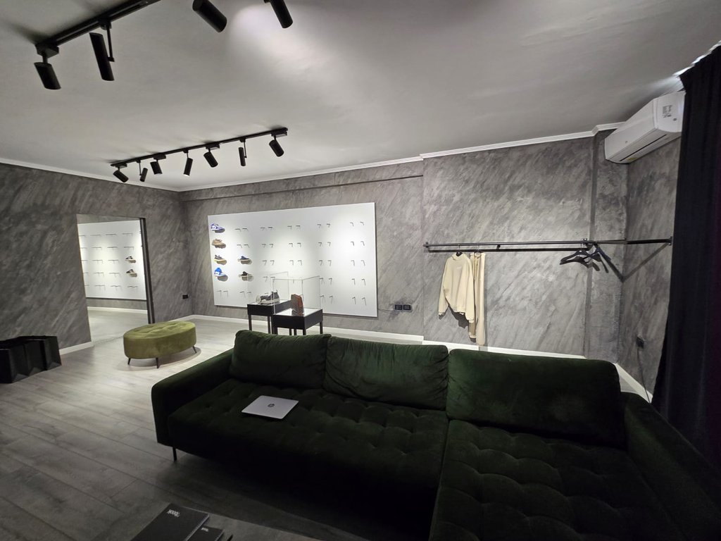 Commercial space for sale near the New Bazaar!