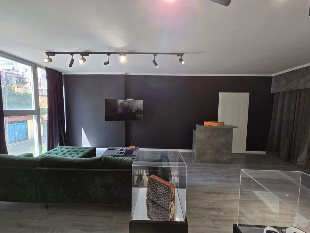 Commercial space for sale near the New Bazaar!