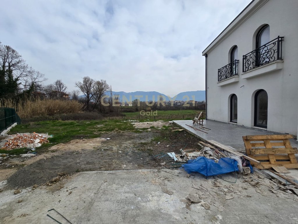 INDIVIDUAL VILLA FOR SALE IN MJULL BATHORE!