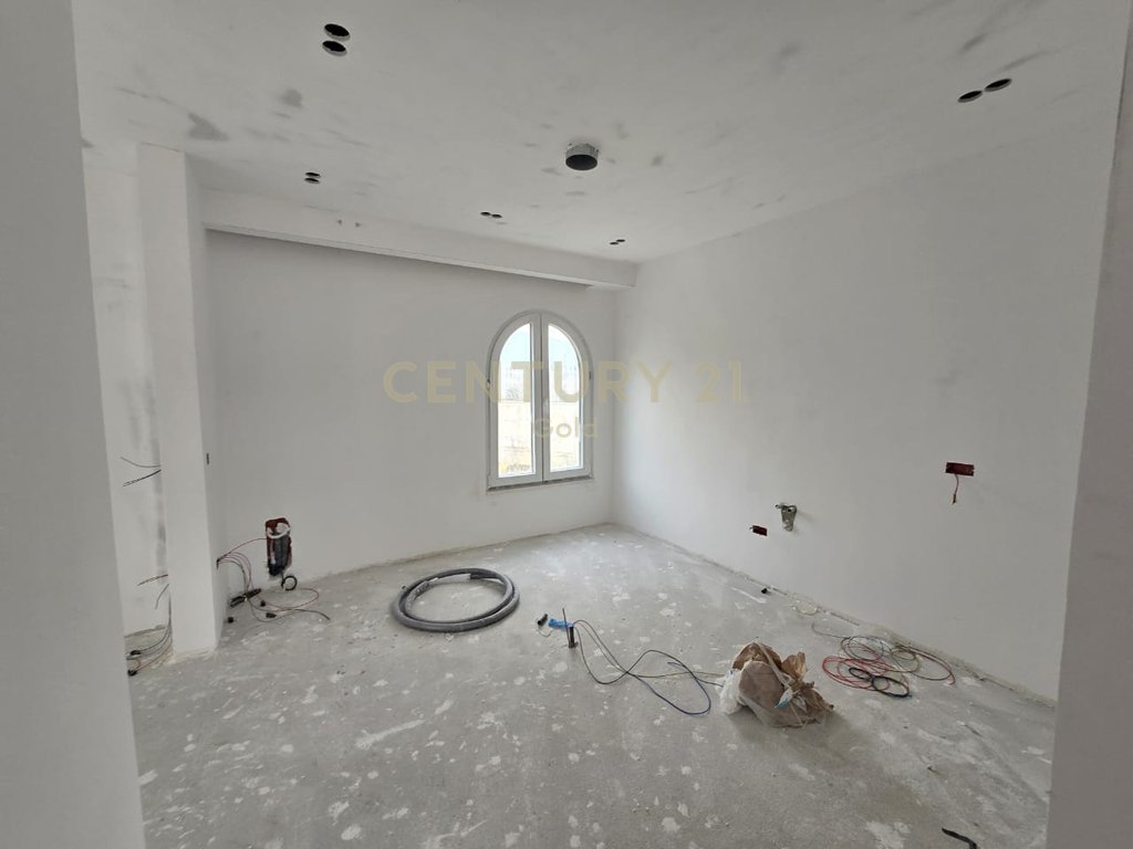 INDIVIDUAL VILLA FOR SALE IN MJULL BATHORE!