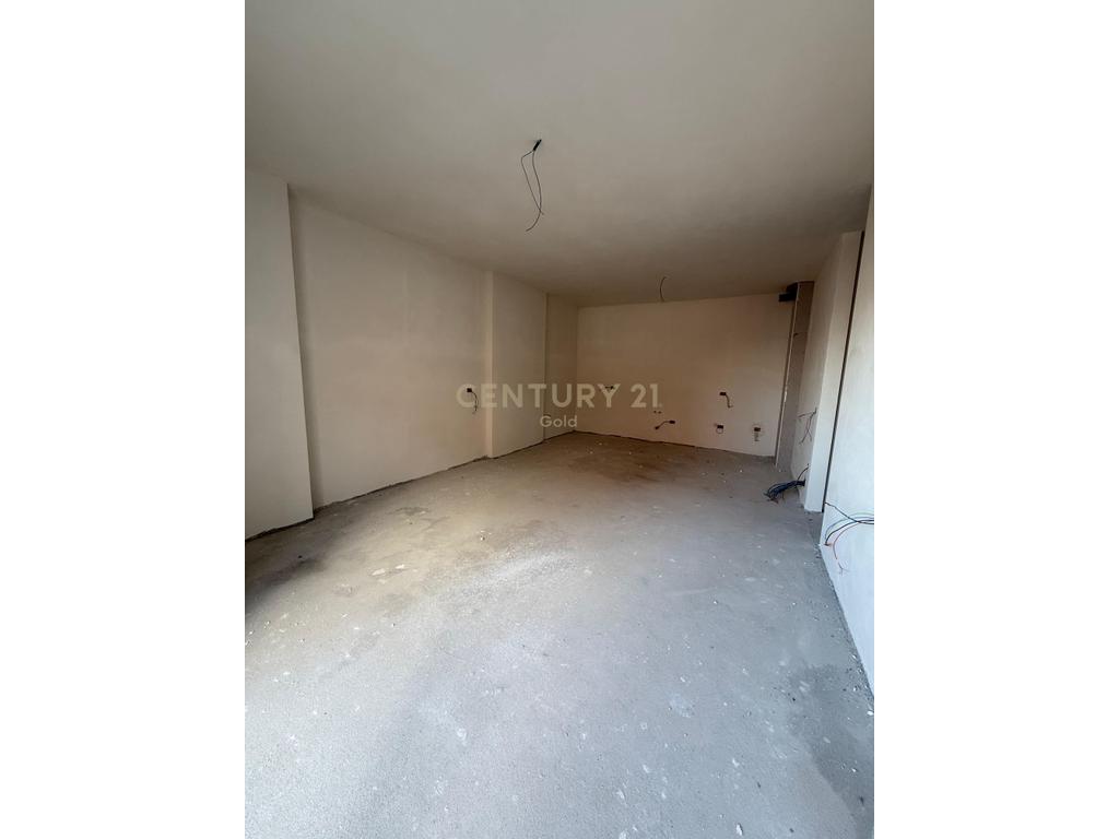 APARTMENT 3+1+2+PARKING SPACE FOR SALE AT METROPOLITAN RESIDENCE IN KAMEZ! (SIMA COM)