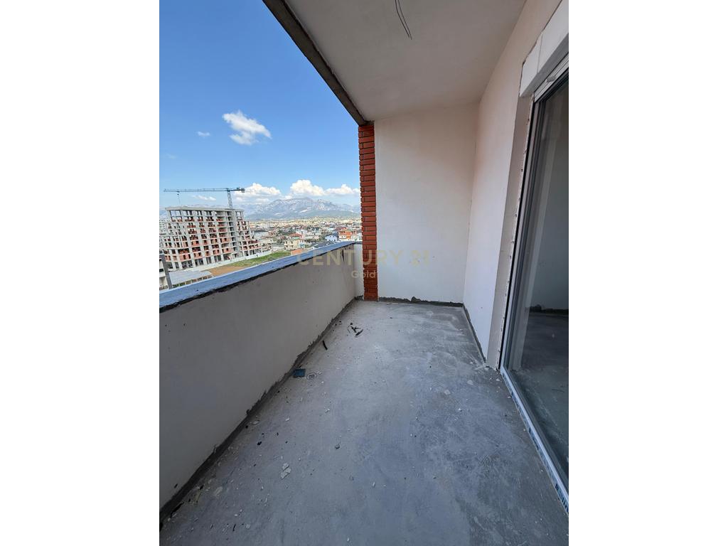 APARTMENT 3+1+2+PARKING SPACE FOR SALE AT METROPOLITAN RESIDENCE IN KAMEZ! (SIMA COM)