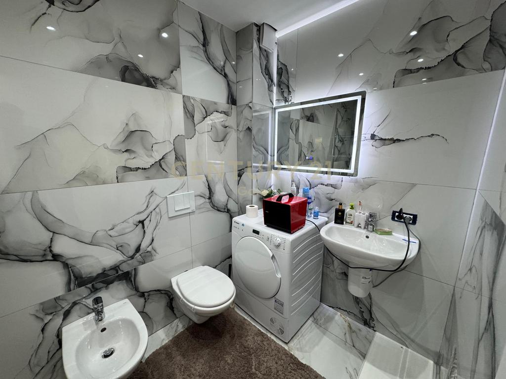 Super Apartment 2+1+2 with parking space for rent at Rezidenca Kodra e Diellit 2