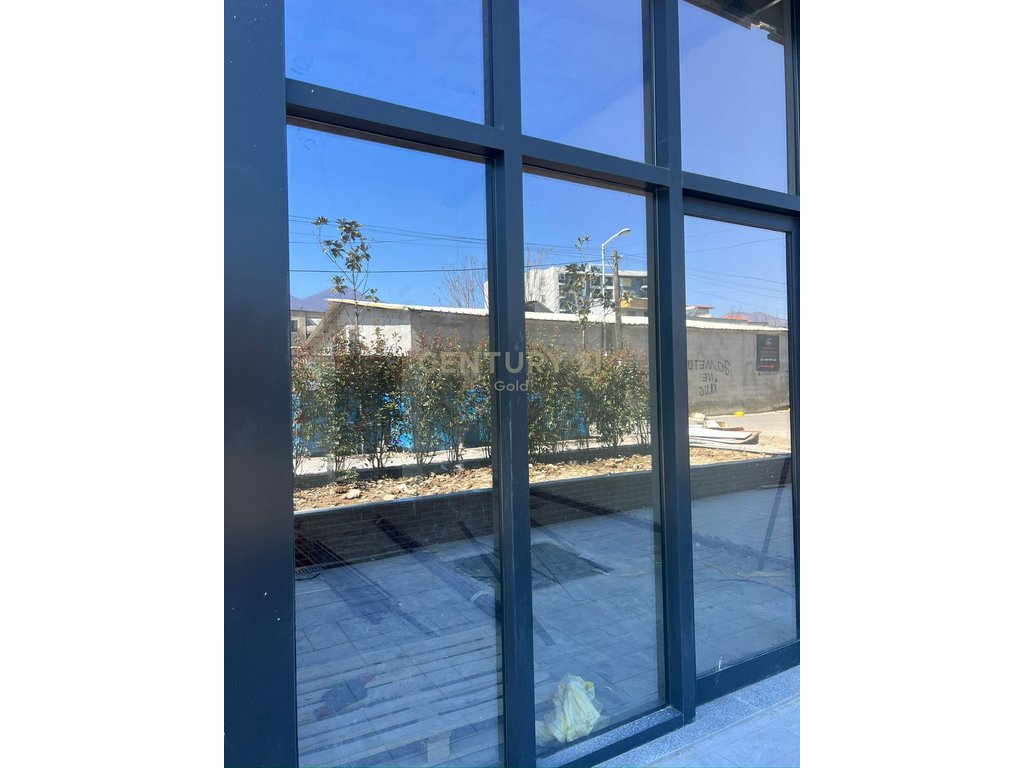 COMMERCIAL SPACE FOR RENT AT 5-MAJI!