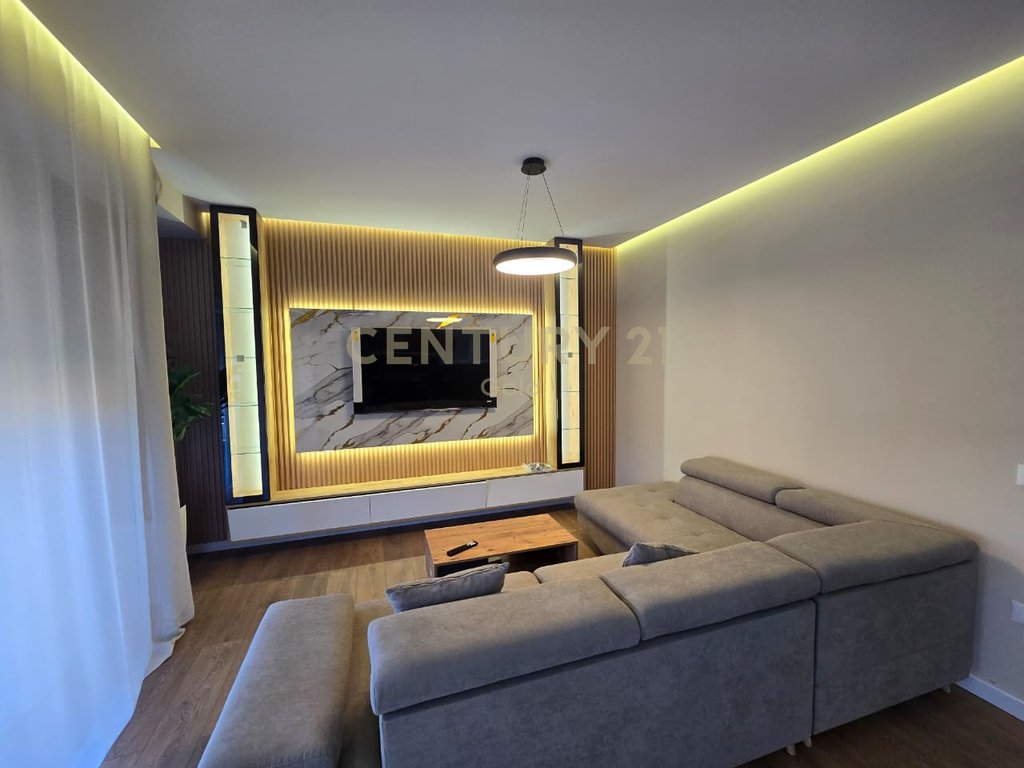 LUXURY APARTMENT 2+1+2+ PARKING SPACE FOR RENT NEAR THE BOTANICAL GARDEN!