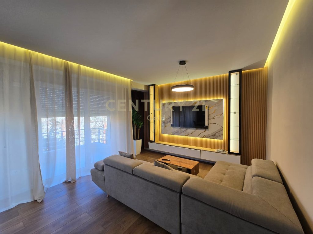 LUXURY APARTMENT 2+1+2+ PARKING SPACE FOR RENT NEAR THE BOTANICAL GARDEN!