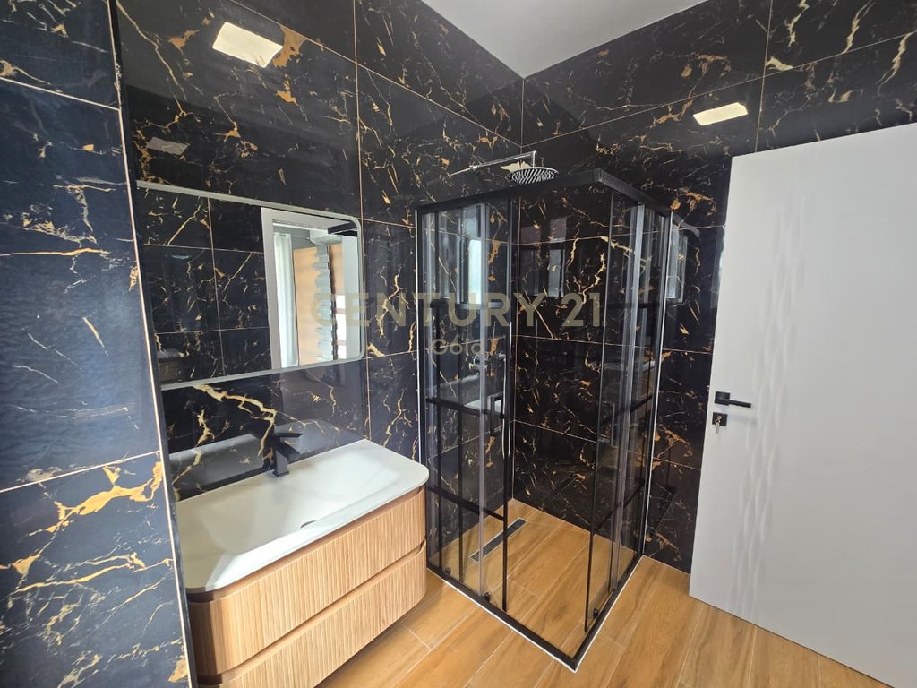 LUXURY APARTMENT 2+1+2+ PARKING SPACE FOR RENT NEAR THE BOTANICAL GARDEN!
