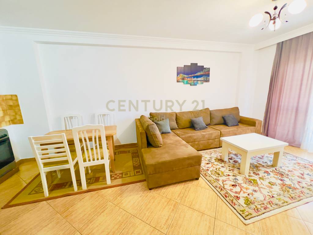 Apartment 2+1+2 at the Paris Commune!