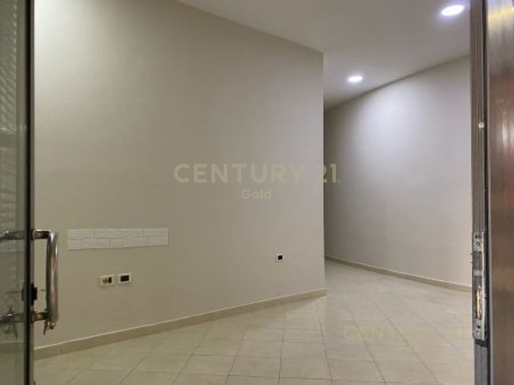 BUSINESS PREMISES FOR RENT BEHIND 9-STORY BUILDINGS!