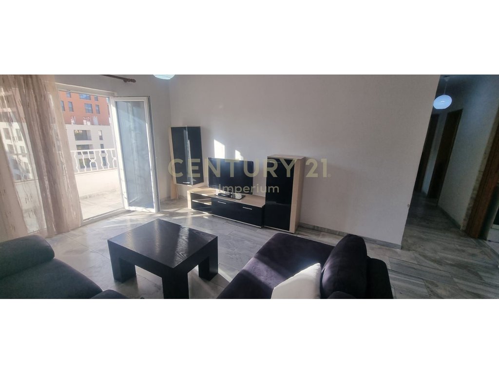 2+1 apartment with separate kitchen and 2 balconies for RENT – Laprakë, Tirana