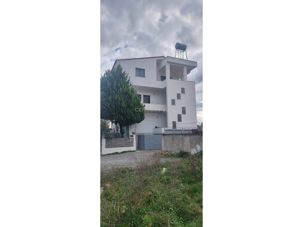 3-Story Villa with Warehouse in Prush!