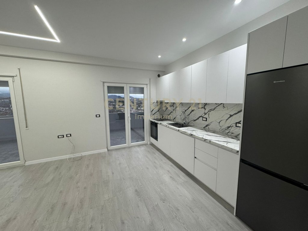 Apartment 1+1 with Veranda in Kodra e Priftit – For Rent