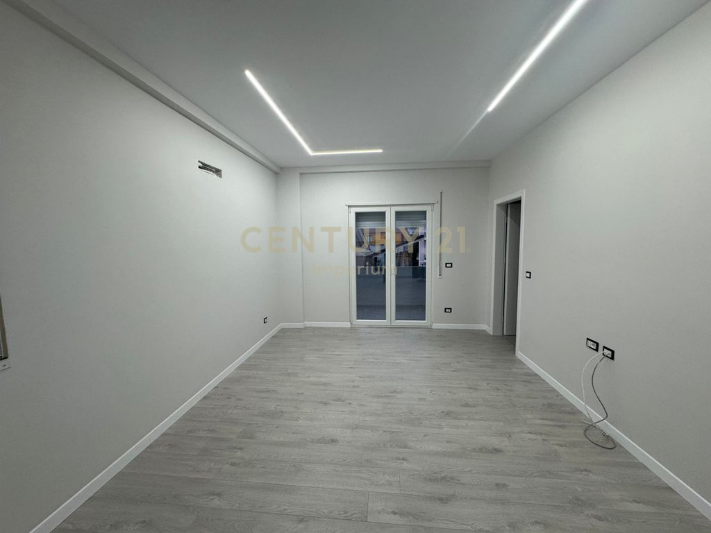 2+1 Apartment for Rent with Veranda – Kodra e Priftit