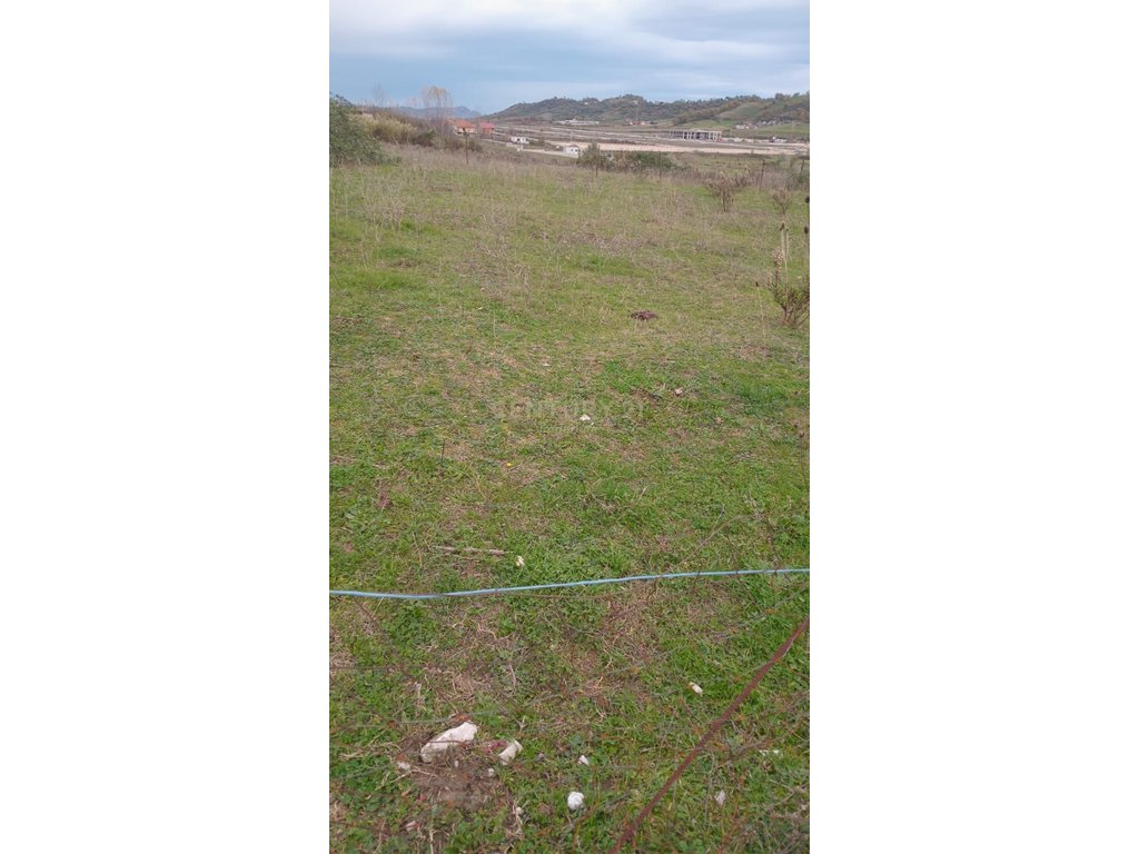 Land for sale 500 m² in Kombinat!