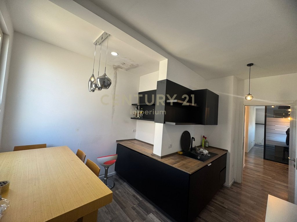 Office for rent opposite the Delijorgji Complex!