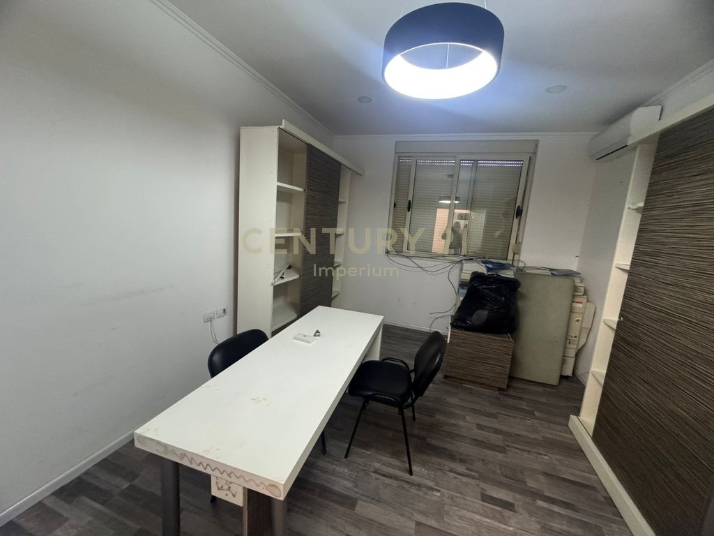 Office for rent opposite the Delijorgji Complex!