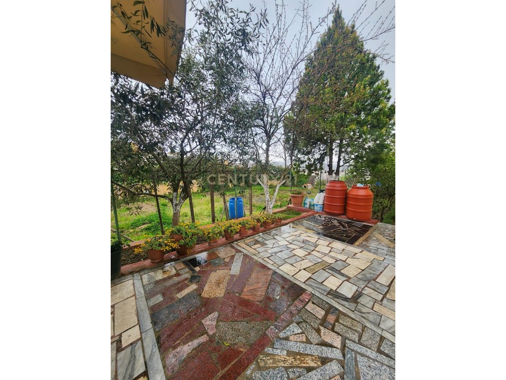 Three-story villa in the Student City area in Tirana - €640,000