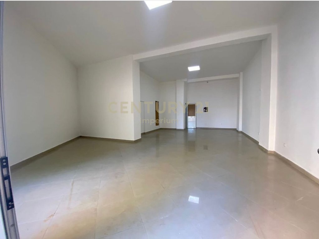 Commercial Ambient for Sale in Astir!