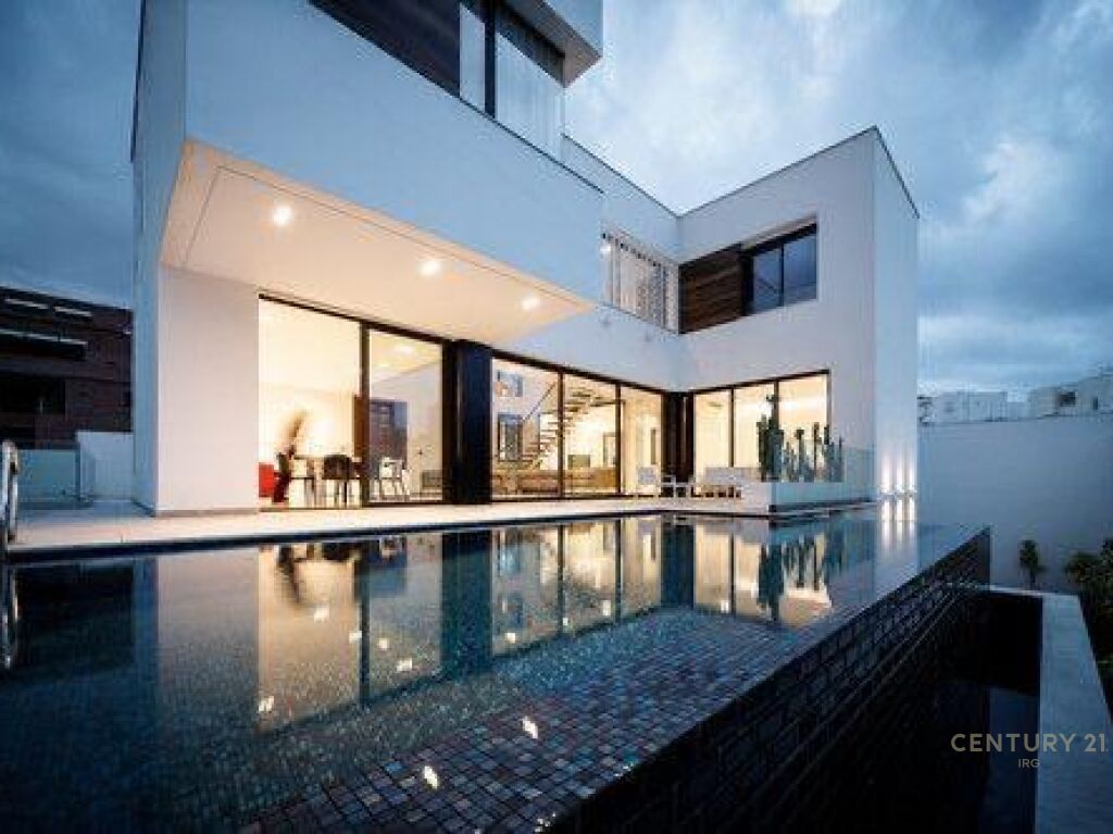 2-storey villa with swimming pool, Currila, Durres