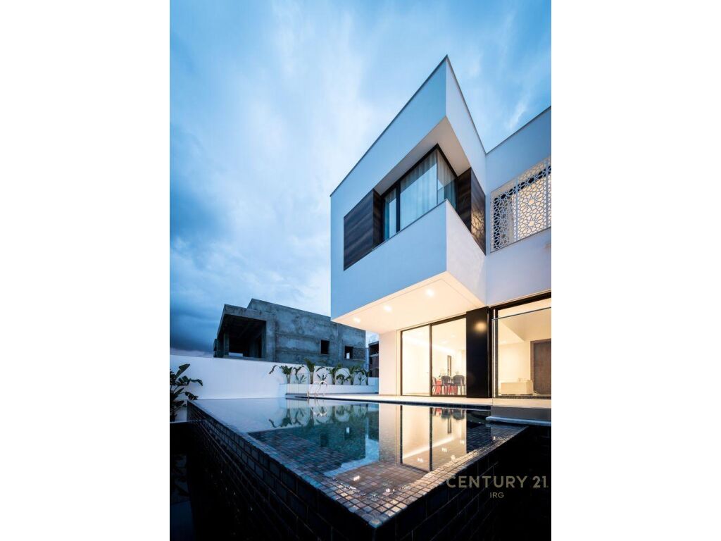2-storey villa with swimming pool, Currila, Durres