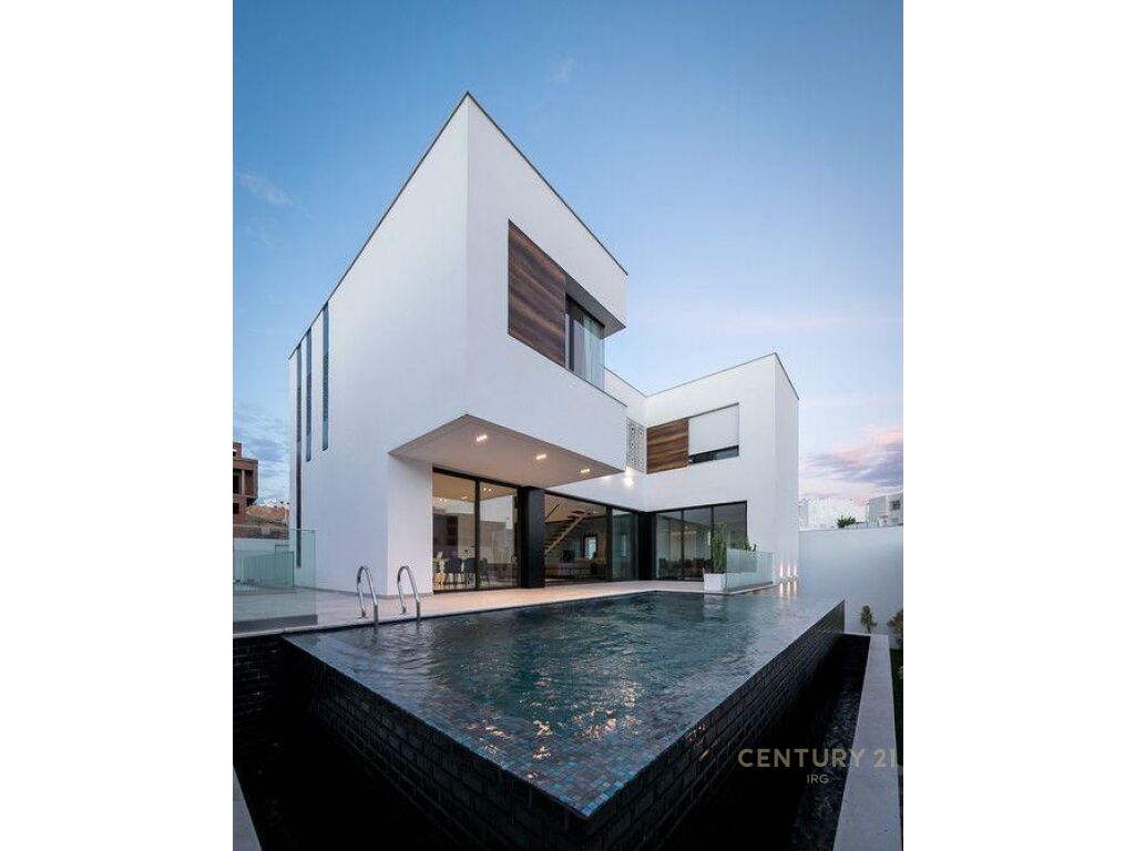 2-storey villa with swimming pool, Currila, Durres