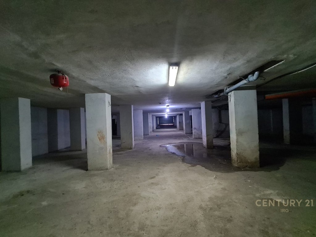 33 PARKING PLACES AT IRFAN TOMINI STREET!