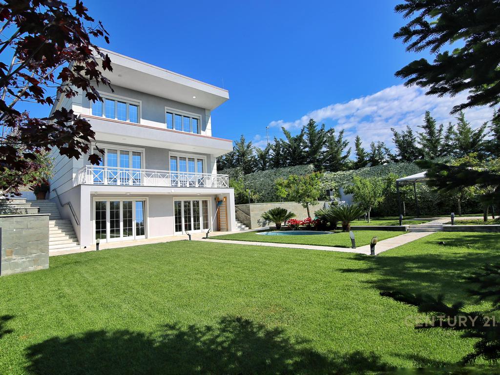 SUPER VILLA FOR SALE IN LUNDER!!